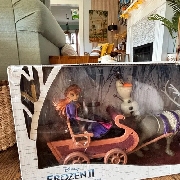 New in Box sealed rare Disney Frozen II Magical Journey Set - Picture 4 of 5
